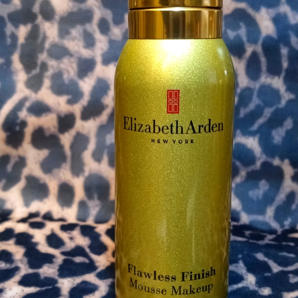 (5) Elizabeth Arden Flawless Finish Mousse Makeup